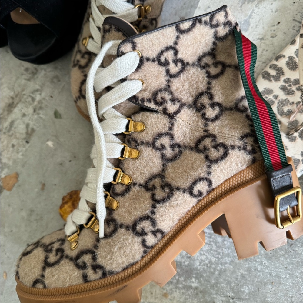 Gucci GG Wool lace up snake sole Women's Beige and Brown Boots 39.5 9 1/2